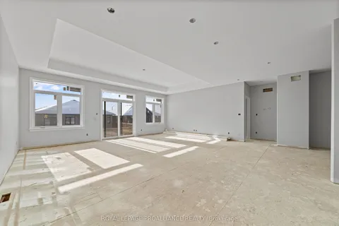 15 Andrew Crescent, ON K8V 0K1