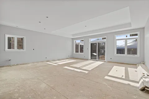 15 Andrew Crescent, ON K8V 0K1
