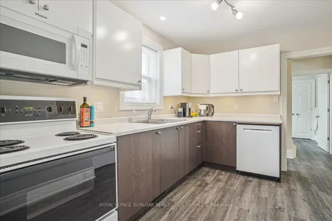 38 Viewpoint Avenue, ON L8V 2S5