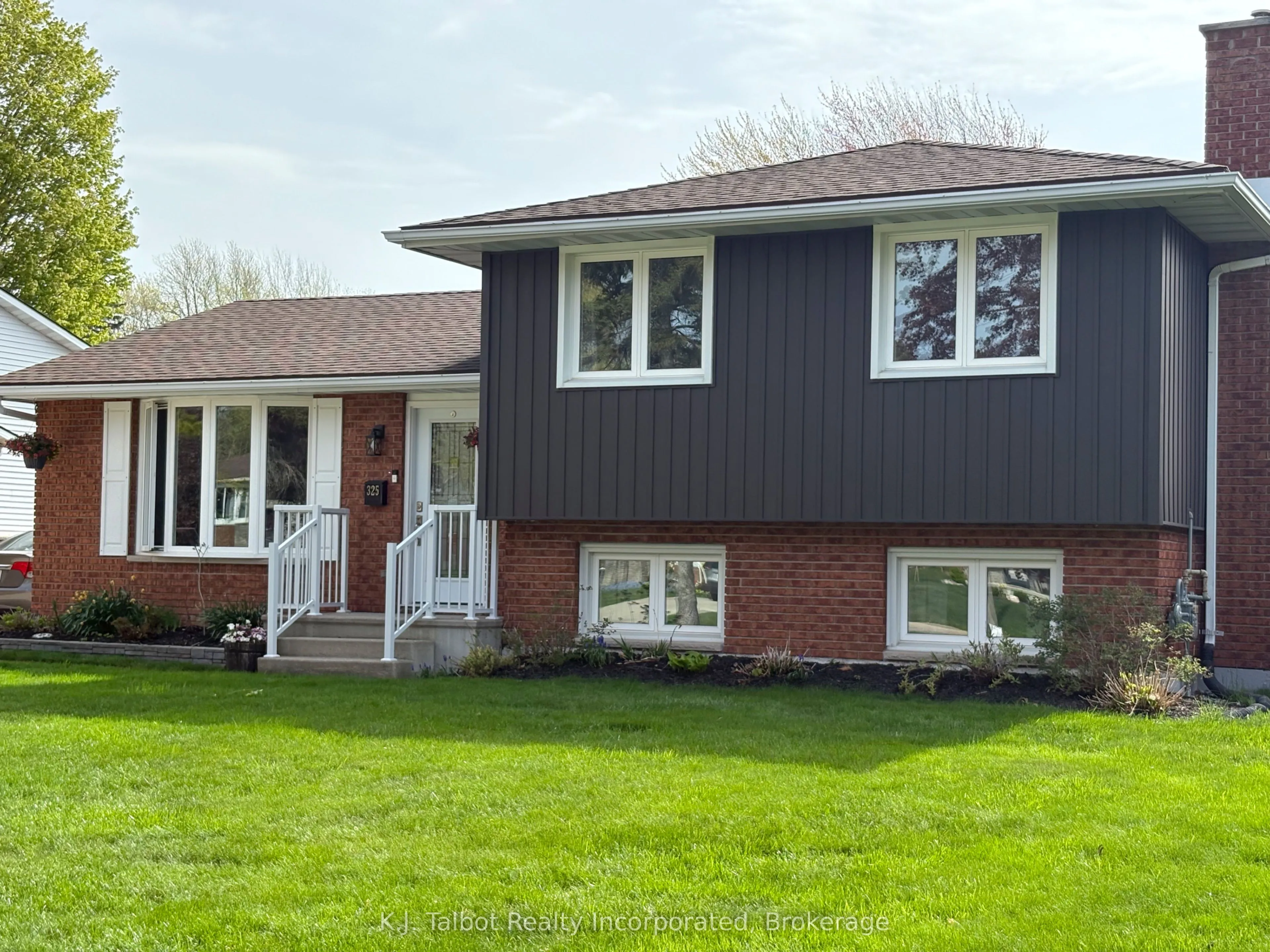 325 Krohmer Drive, ON N7A 4G8