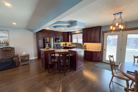 325 Krohmer Drive, ON N7A 4G8