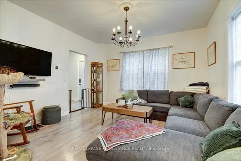 17 Madoc Street, ON K0K 2M0
