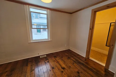 43 Trafalgar Street, ON N7A 1T3