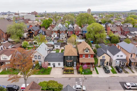 82 Oak Avenue, Hamilton, ON L8L 5M8