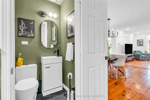 82 Oak Avenue, Hamilton, ON L8L 5M8