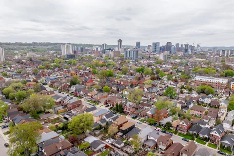 82 Oak Avenue, Hamilton, ON L8L 5M8