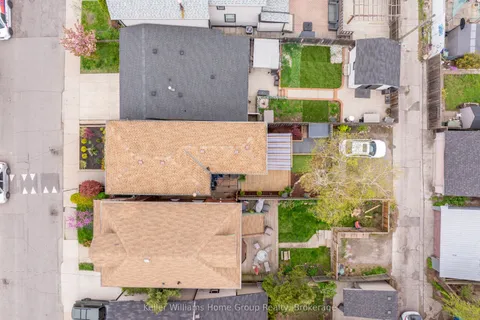 82 Oak Avenue, Hamilton, ON L8L 5M8