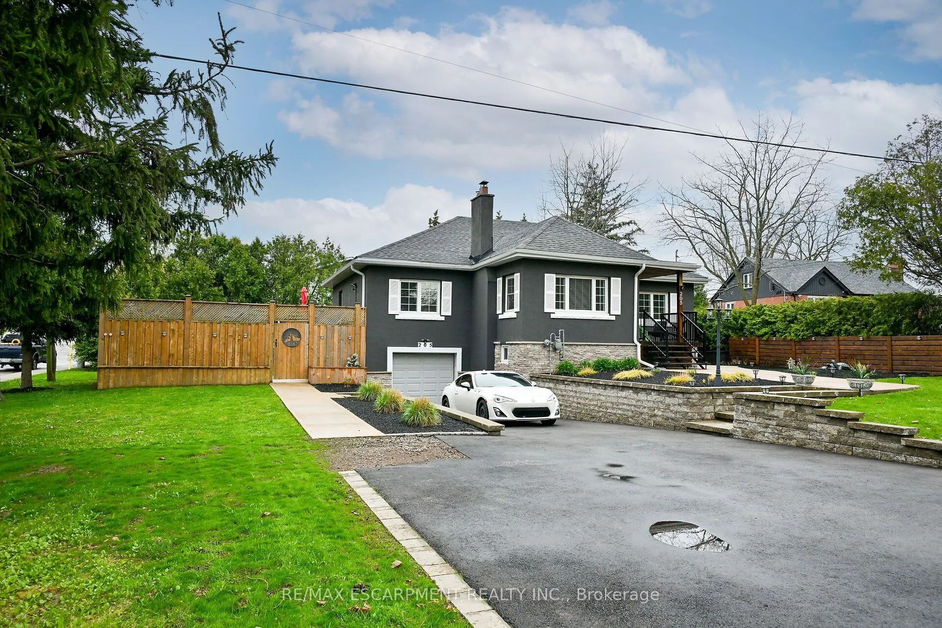 205 Sanatorium Road, ON L9C 1Z4