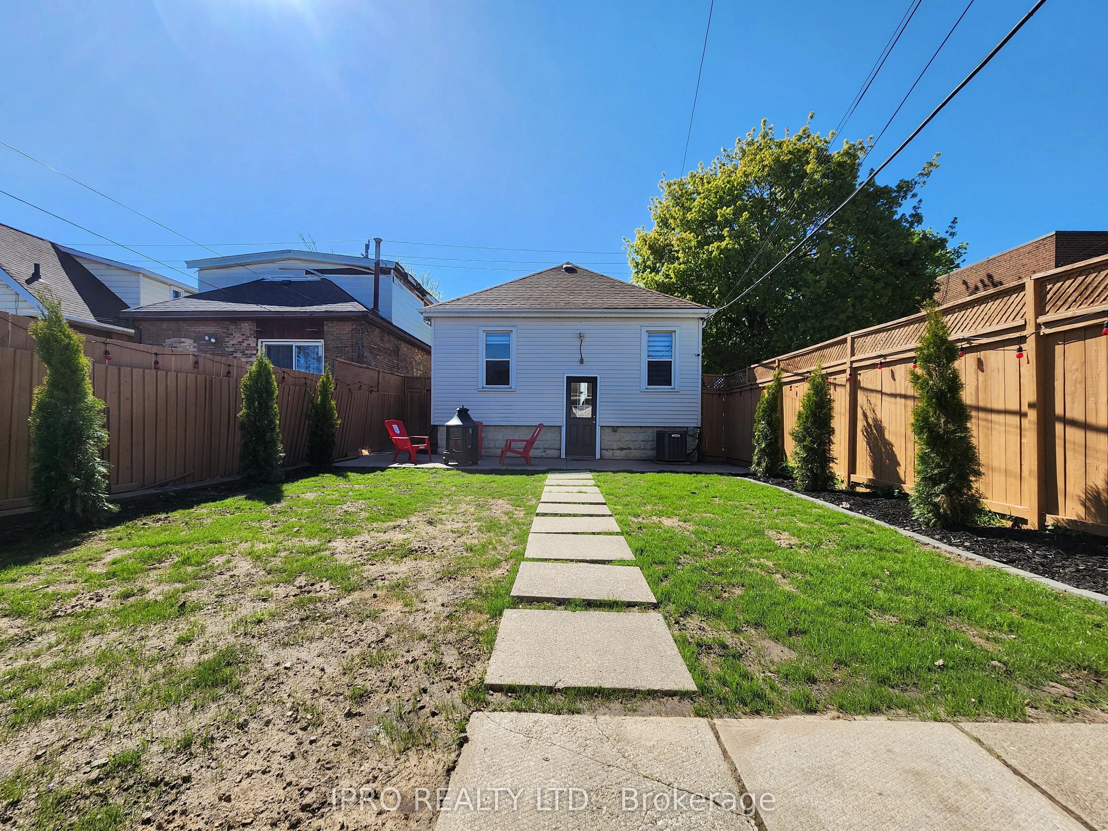 294 Fairfield Avenue, ON L8H 5H6