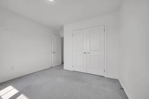 34 Lincoln Drive, ON K8N 0T8