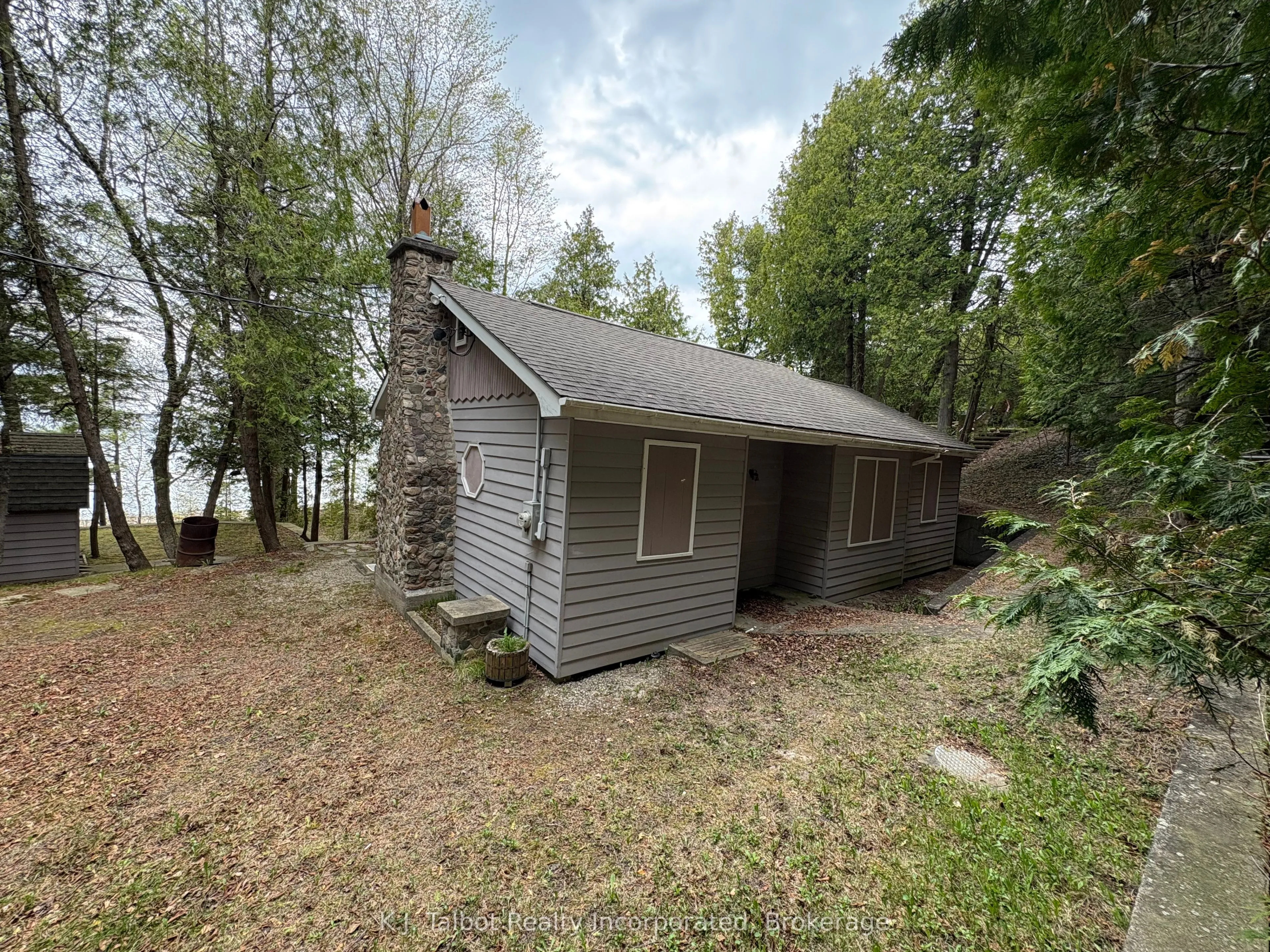84119 Lakeview Drive, ON N7A 3X9