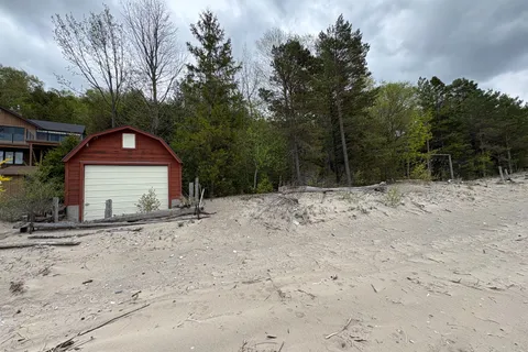 84119 Lakeview Drive, ON N7A 3X9