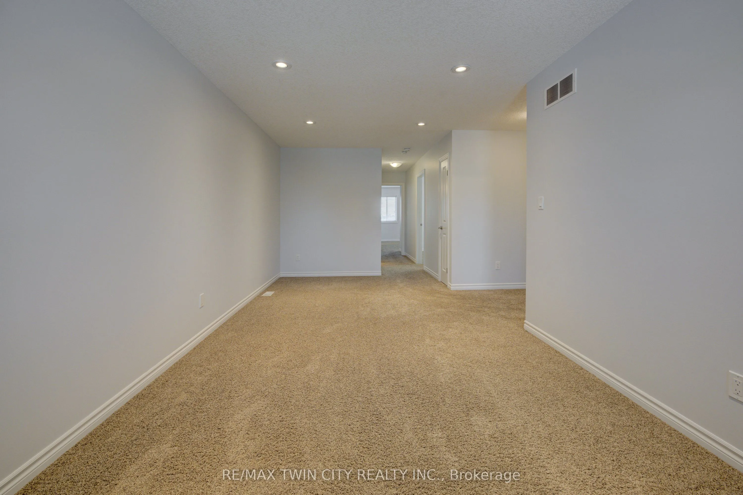 618 MONTPELLIER Drive, ON N2T 0B2