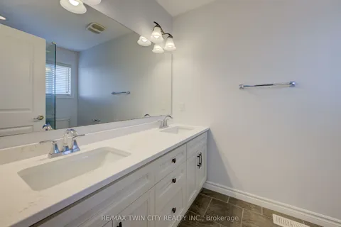 618 MONTPELLIER Drive, ON N2T 0B2