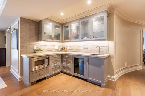 59 Elodia Court, ON L9C 7R2