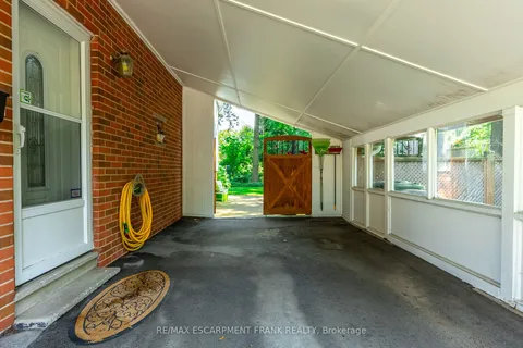 129 ONEIDA Boulevard, ON L9G 3C7