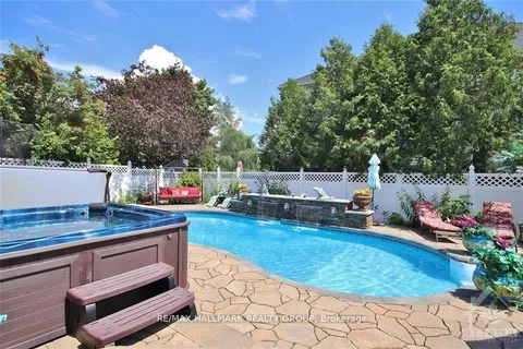 3 Wersch Lane, ON K2J 5E4