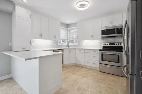 66 Hunter Drive, ON L3C 7L6