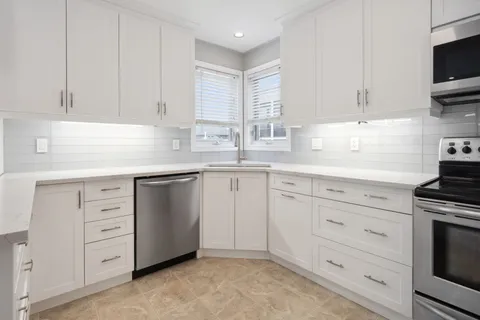 66 Hunter Drive, ON L3C 7L6