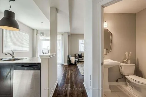 201 Westbank Trail, ON L8J 0H4