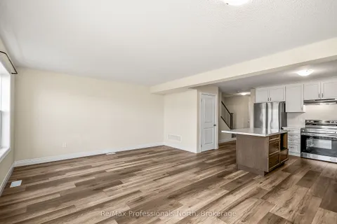 290 Daffodil Court, Gravenhurst, ON P1P 0B8