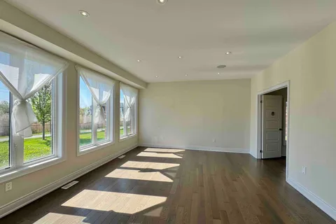 7570 Goldenrod Trail, ON L2H 0K5