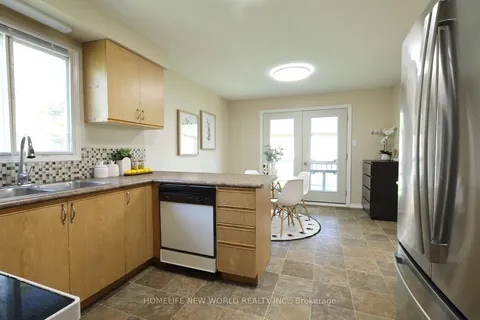 208 Elgin Street, ON K9V 6B1