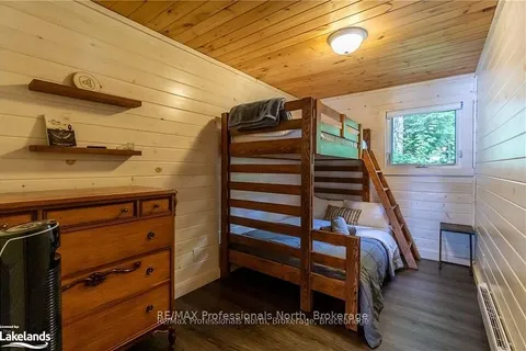 1032 LAKESHORE Drive, ON P1L 1X3