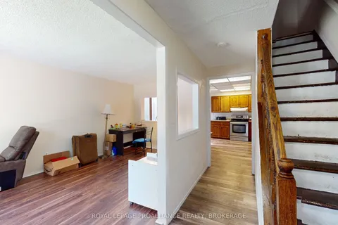 271-273 Rideau Street, ON K7K 3A7