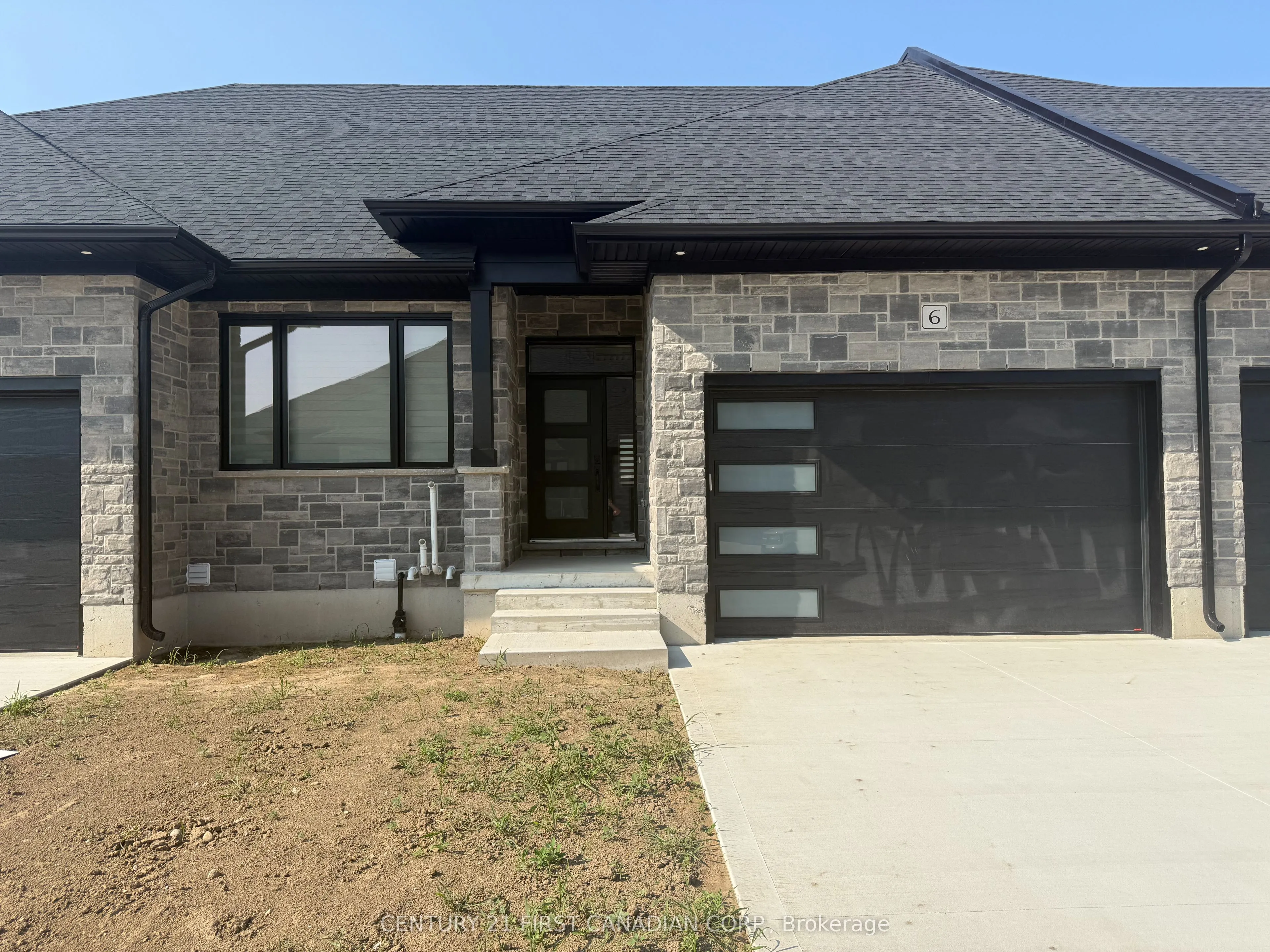 32 Postma Crescent, ON N0M 1A0