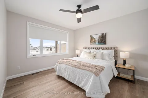 32 Postma Crescent, ON N0M 1A0