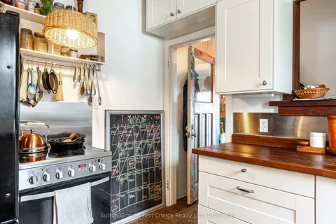 2 Coriano Street, ON N5A 6C3