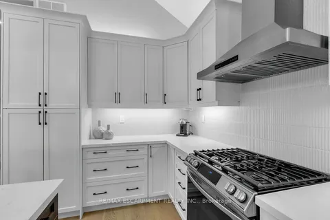 29 Magill Street, ON L8R 2Y4