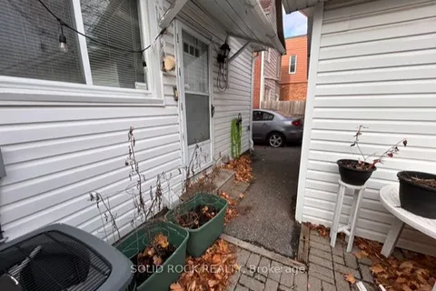 11 Melrose Avenue, ON K1Y 1T8