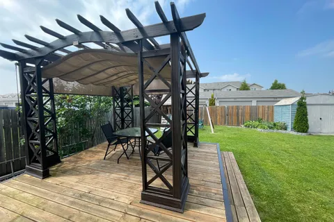 422 Cooke Crescent, ON K7P 3J5
