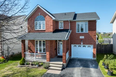 422 Cooke Crescent, ON K7P 3J5