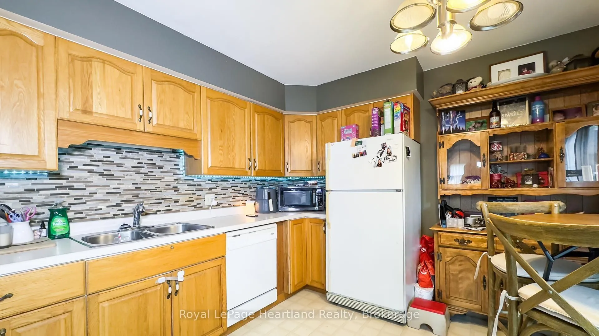 49 Wellington Street, ON N0M 1S2