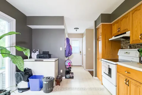 49 Wellington Street, ON N0M 1S2