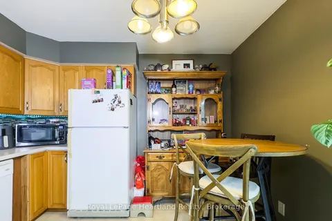 49 Wellington Street, ON N0M 1S2