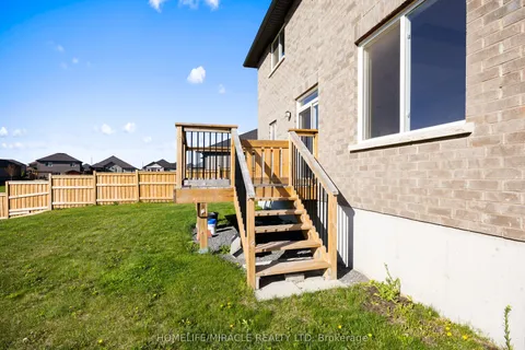 15 Mavety Court, ON K8N 0R6