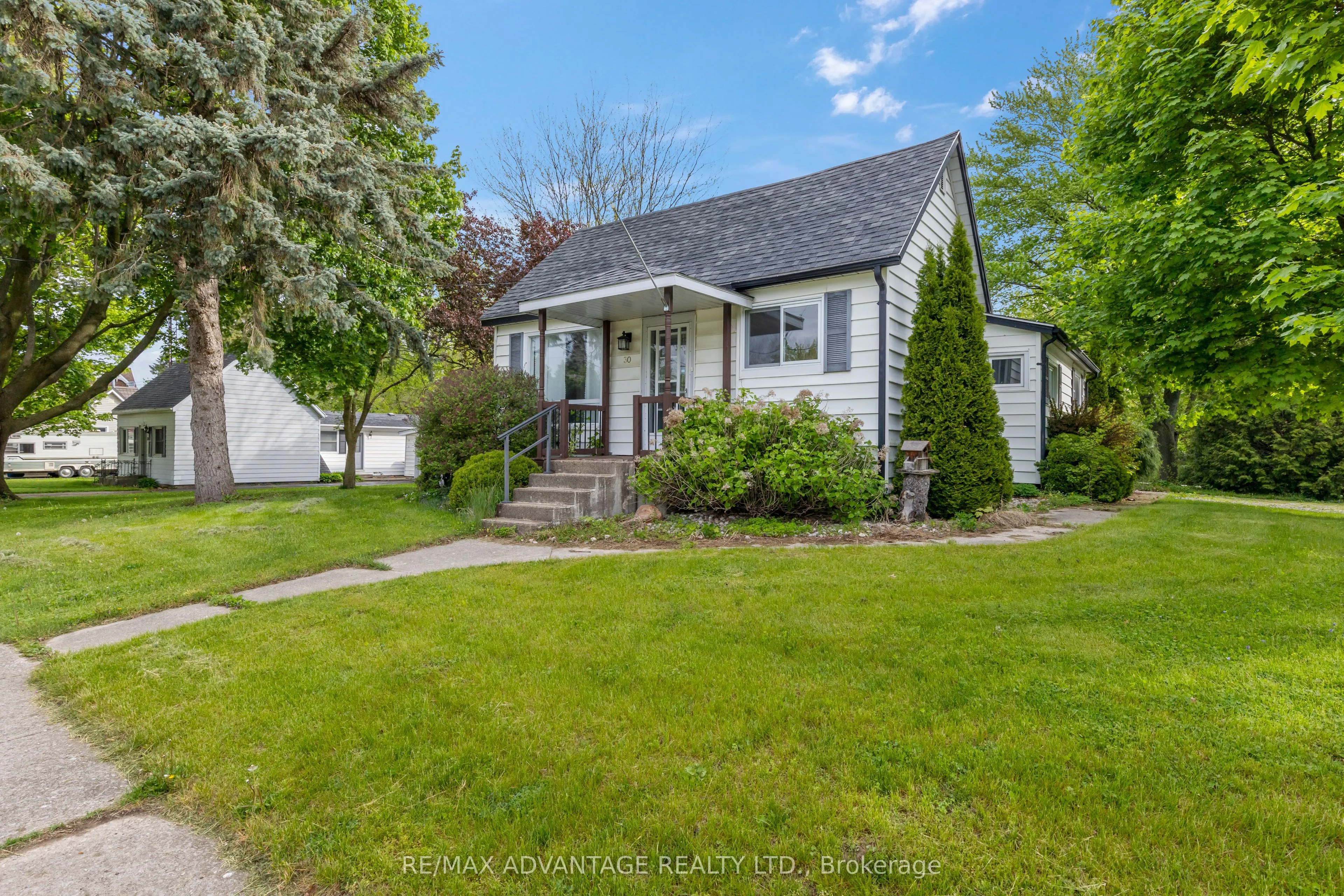 30 Broadway Street, ON N0P 2C0