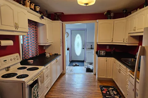 72 Cedar Street, ON K8P 3M1