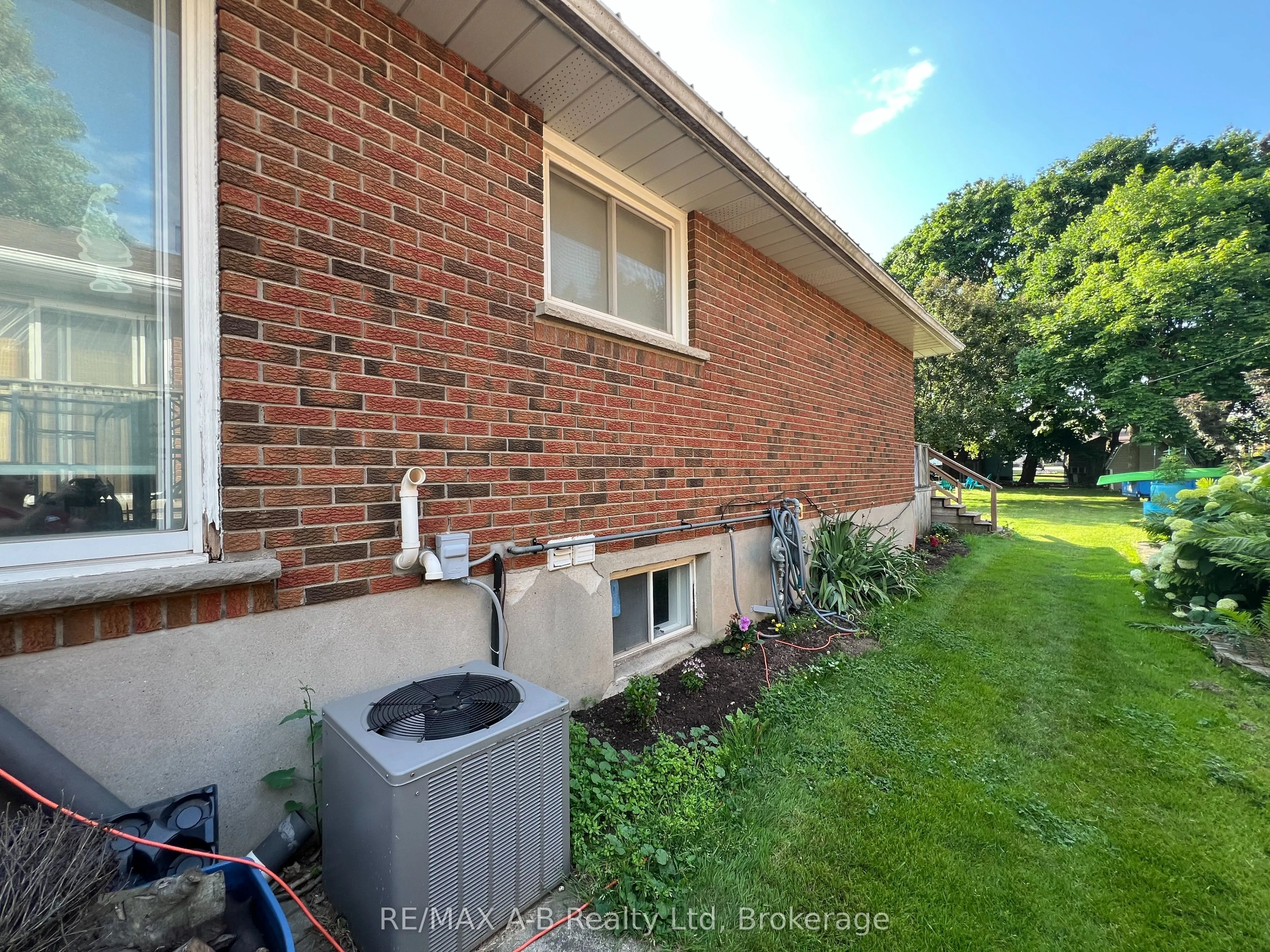 74 Adam Street, ON N0B 2R0