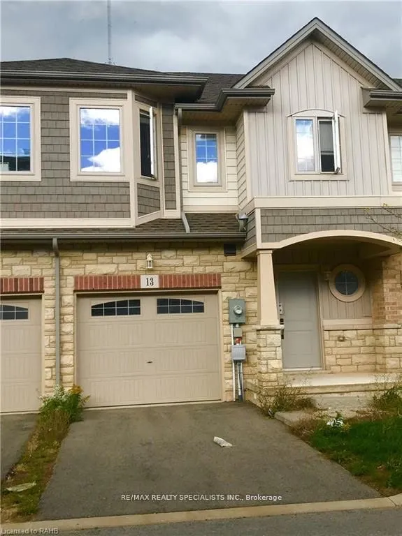 7 Lakelawn Road, ON L3M 0E9