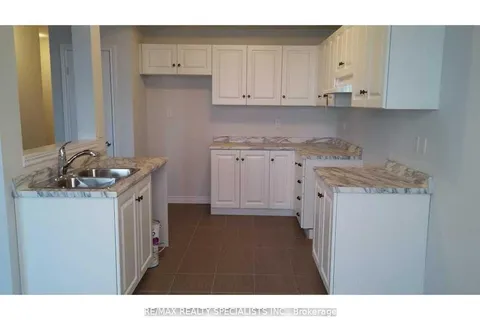 7 Lakelawn Road, ON L3M 0E9