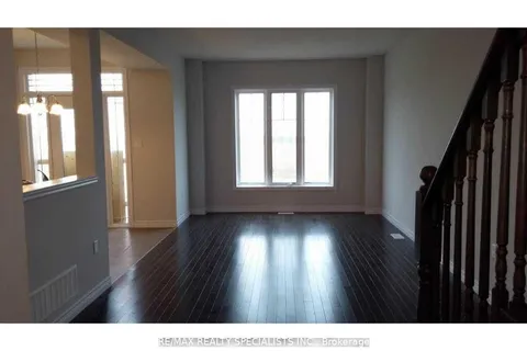 7 Lakelawn Road, ON L3M 0E9