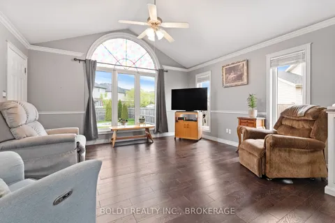 39 Bellevue Court, ON L3C 7M1