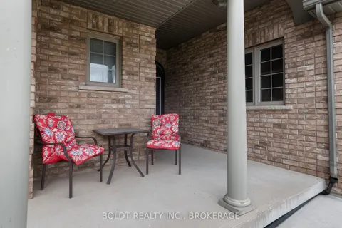 39 Bellevue Court, ON L3C 7M1