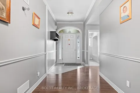 39 Bellevue Court, ON L3C 7M1