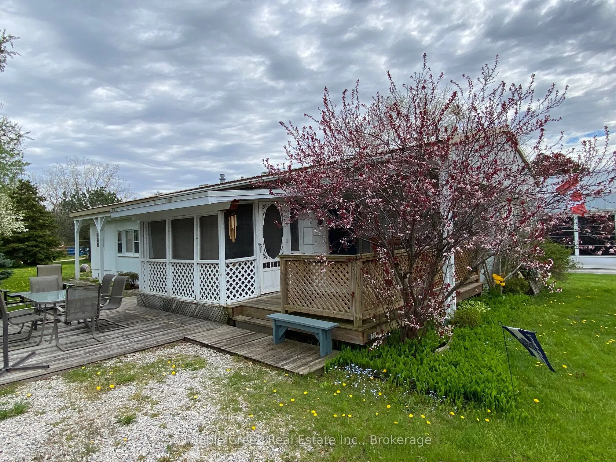 6 Turnbull's Grove Road, ON N0M 1N0